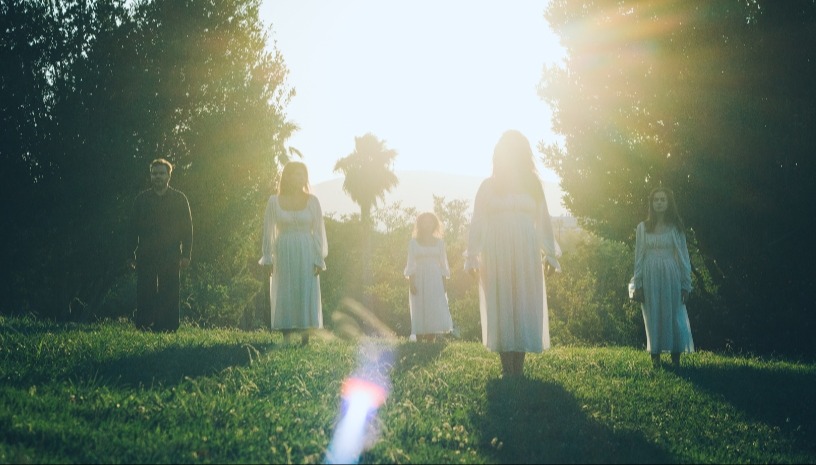 ΓΥΝΑΙΚΕΣ ΑΠΟ ΔΙΧΤΑΜΟ (ΕΡΩΝΤΑ)   