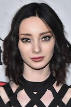 Emma Dumont